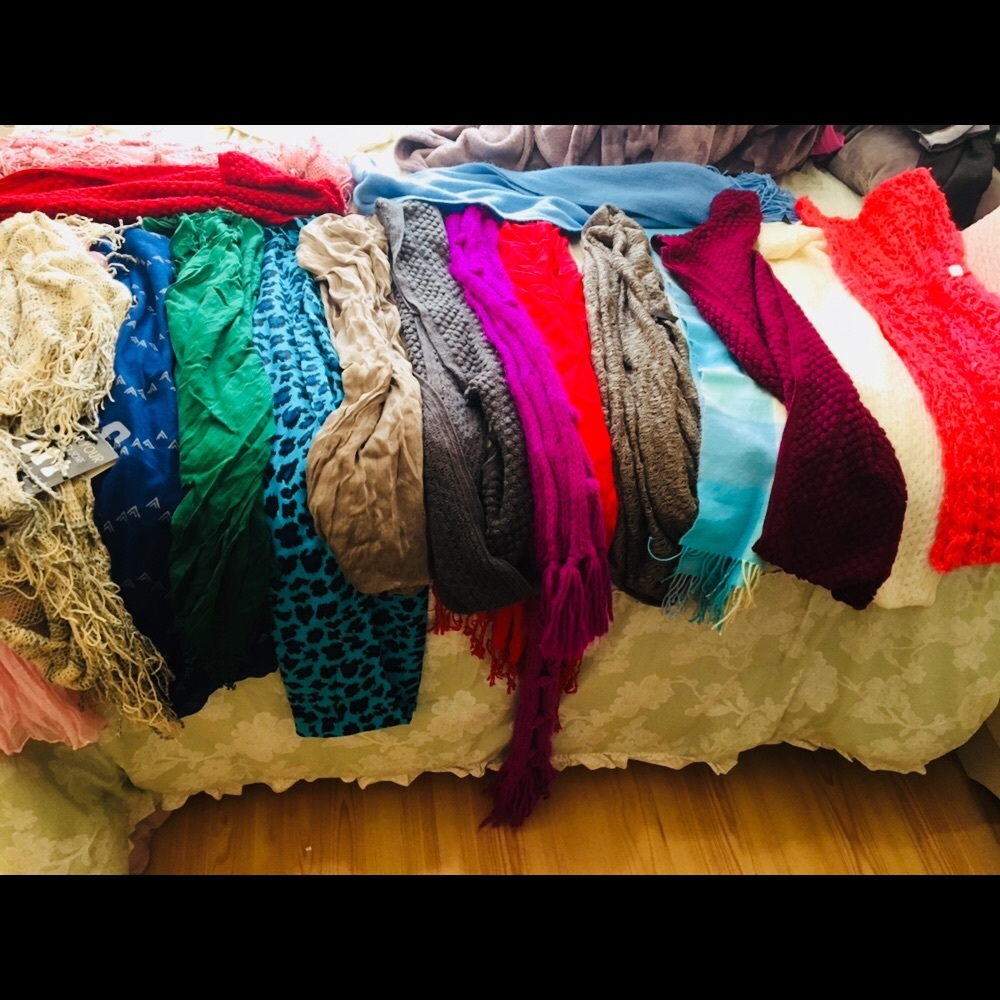 17 scarfs different colors
